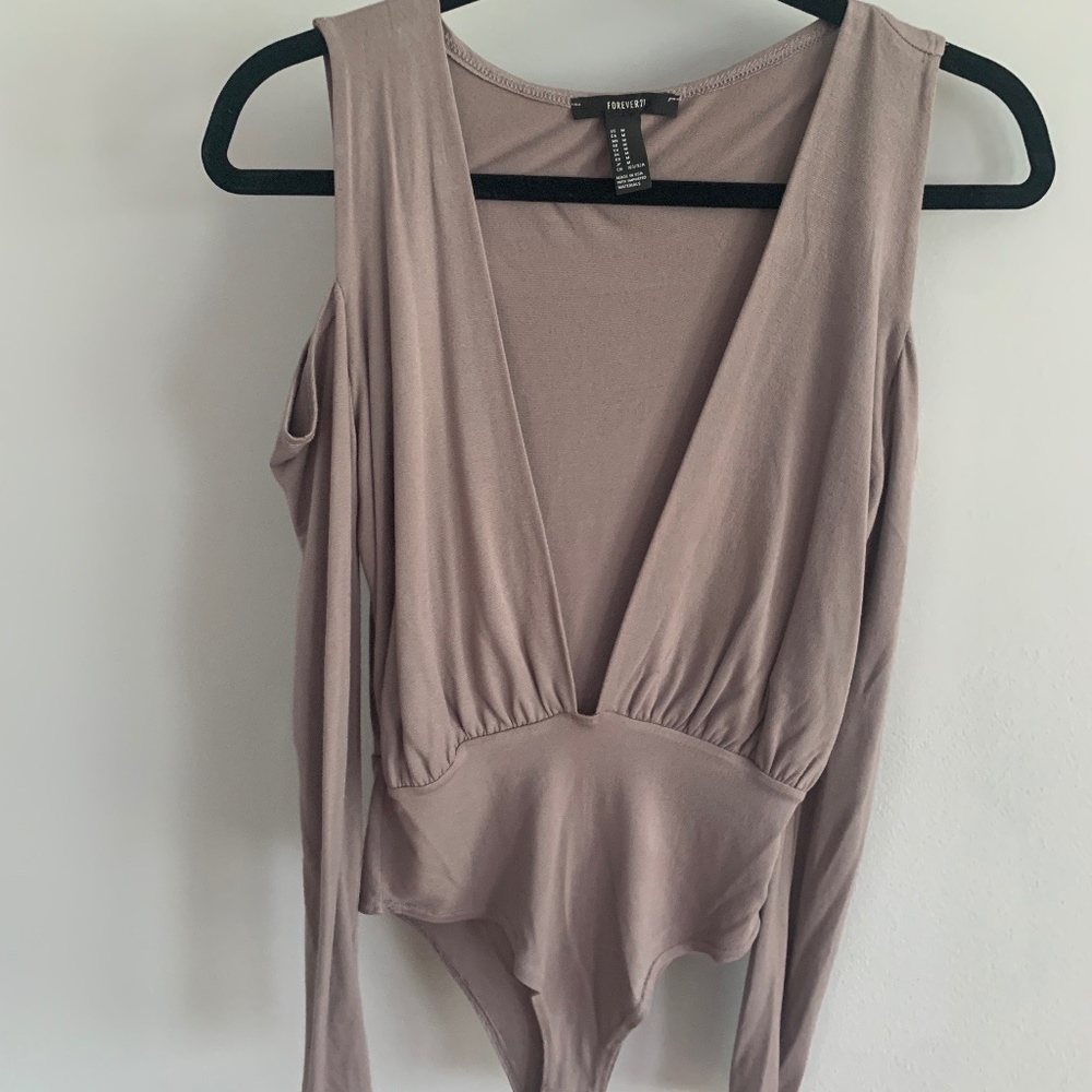Forever 21, Mocha, Long Sleeve Cold Shoulder, Plunge Bodysuit, Women's Medium